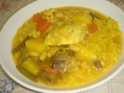 Sopa de arroz y alubias